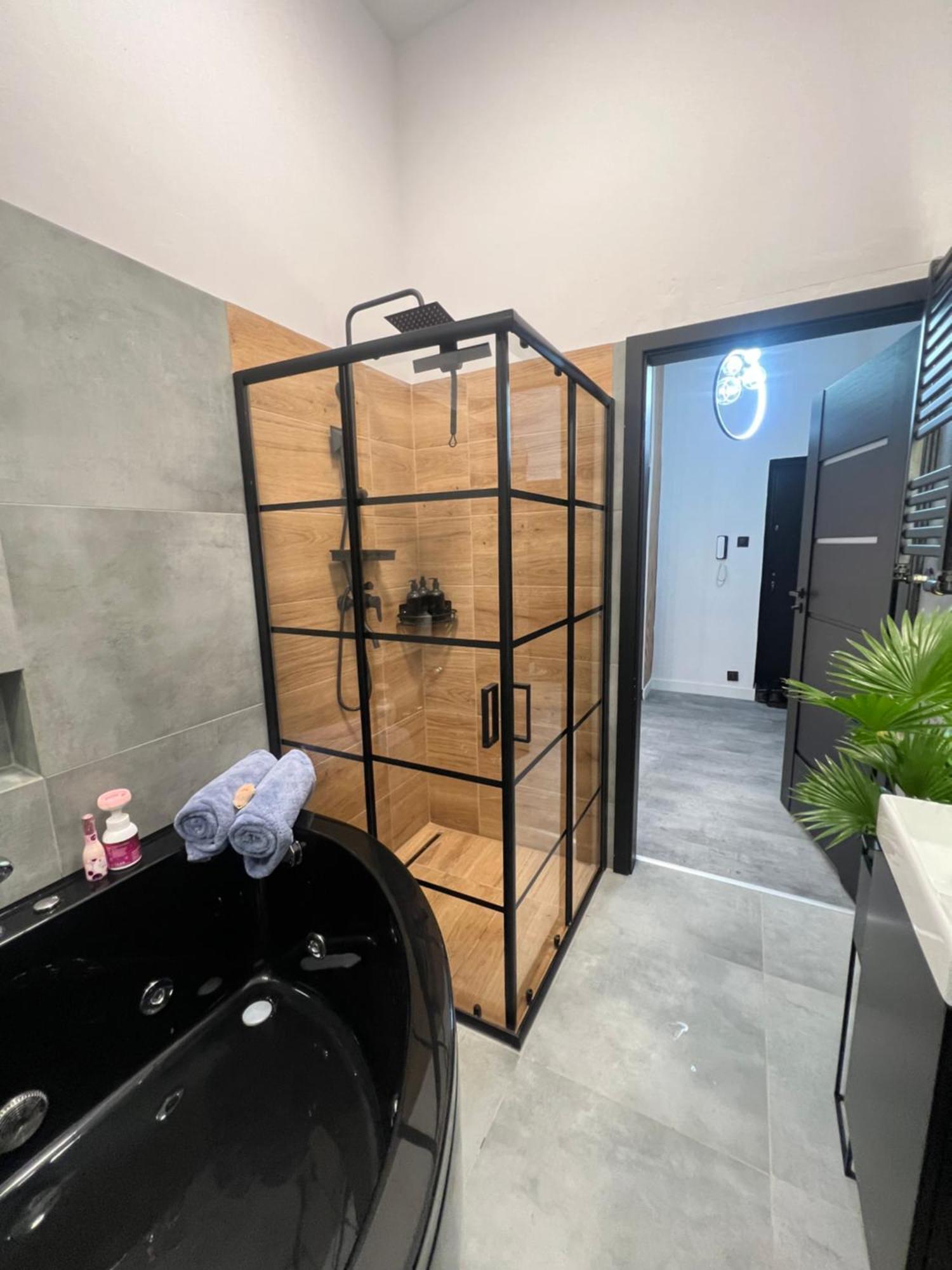 Loft W Centrum Z Jacuzzi Apartment *