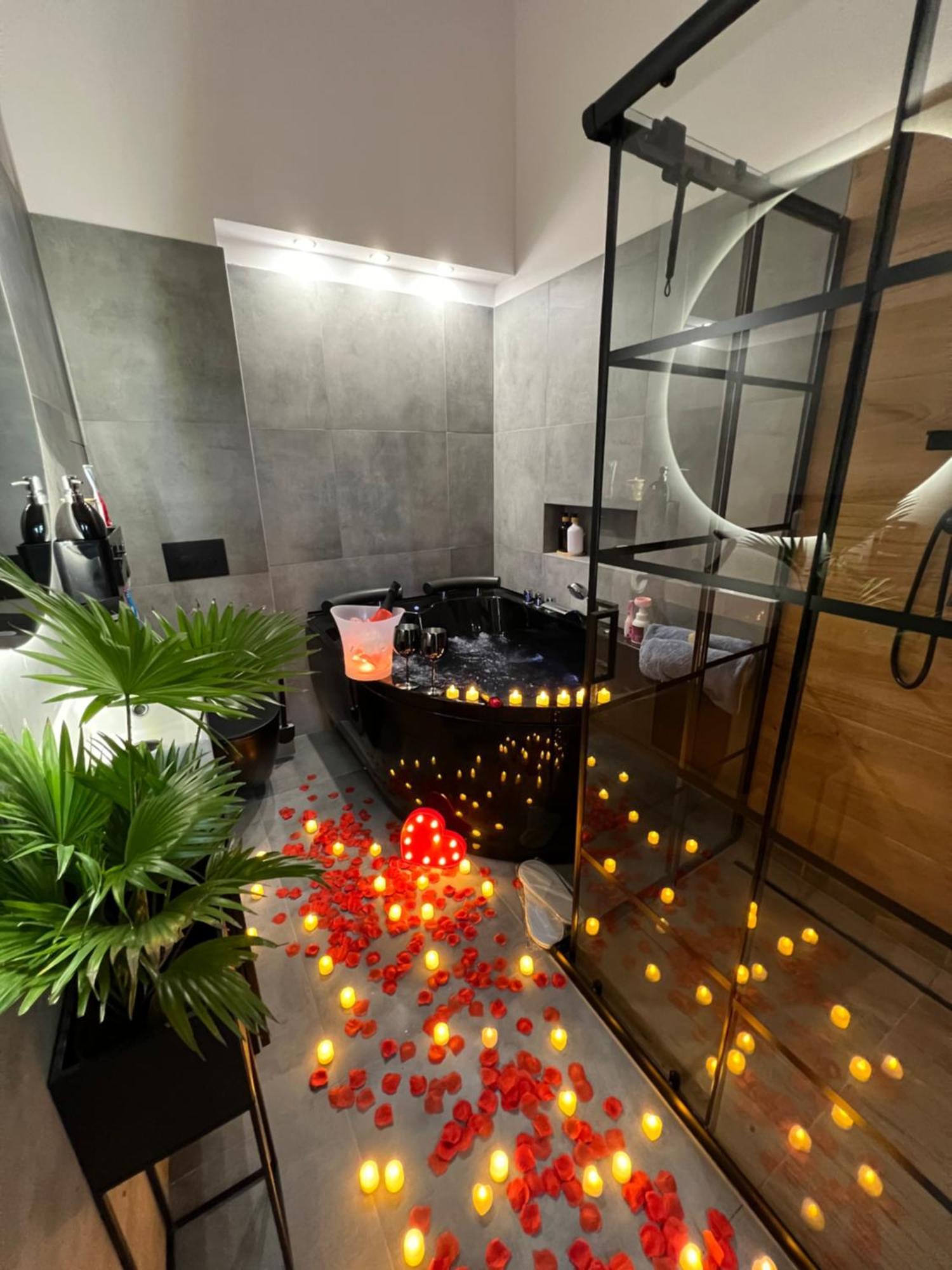 Loft W Centrum Z Jacuzzi Apartment Wroclaw